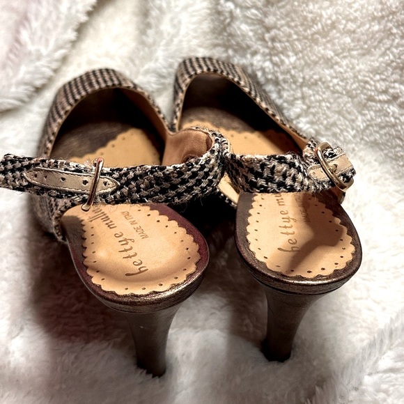 Neutrals Tweed Peeptoe Pumps by Bettye Muller 🤎 - Picture 6 of 12